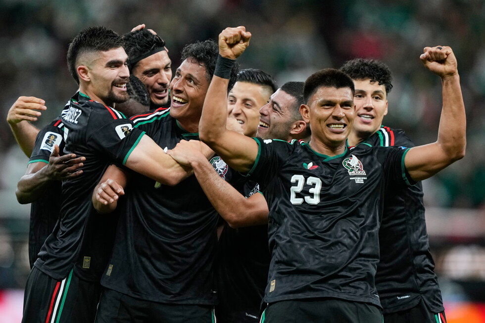 Mexico beats South Korea as to reach knockout stage of World Cup