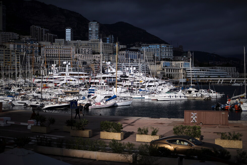 Explosion in Monaco injures 3 and suspect flees to France
