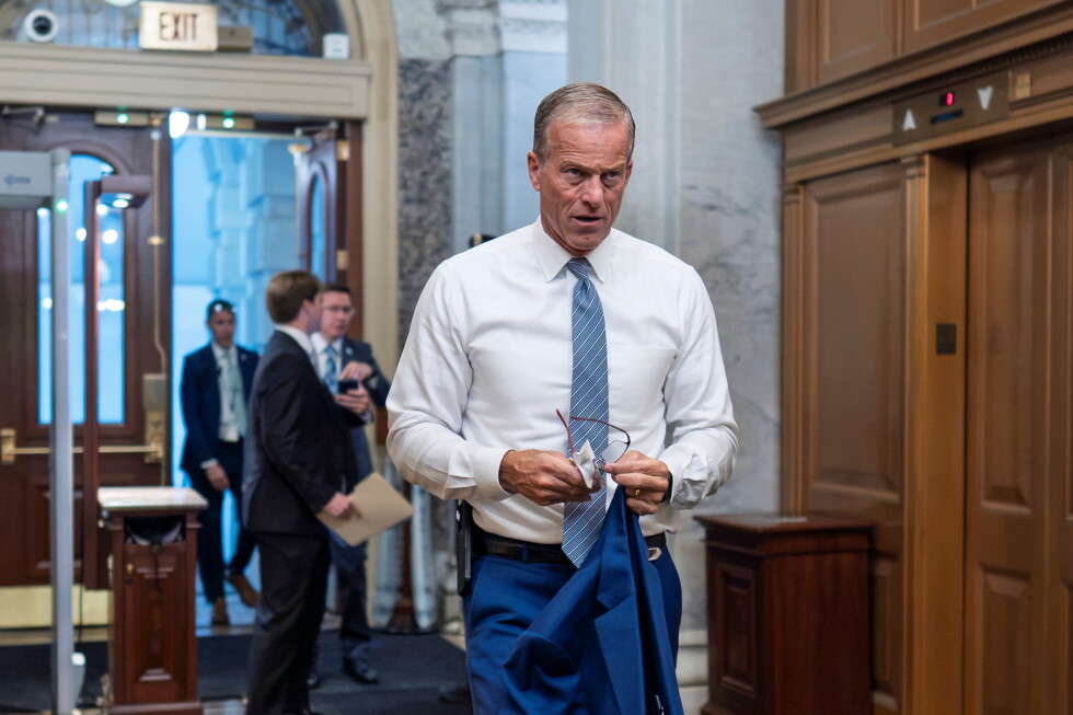 Trump to meet with GOP senators increasingly frustrated with him