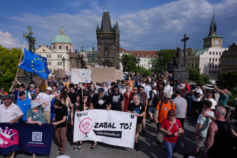 Czechs rally in Prague against government plan for public broadcasters