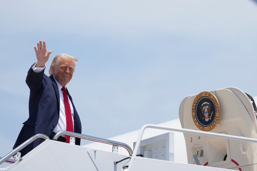 Trump says he wants Pulte to cut national intelligence agency staffing