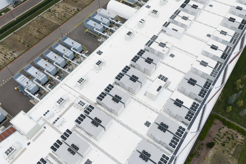 Regulators back Trump plan to speed power to energy-hungry AI data centers