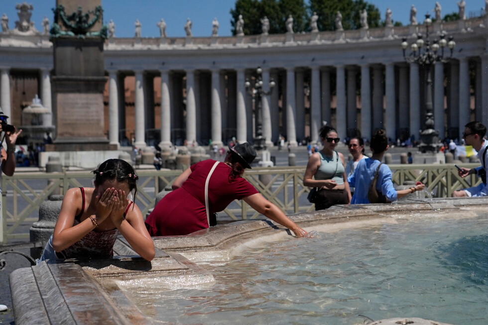 Some 1,000 additional heat deaths recorded in France