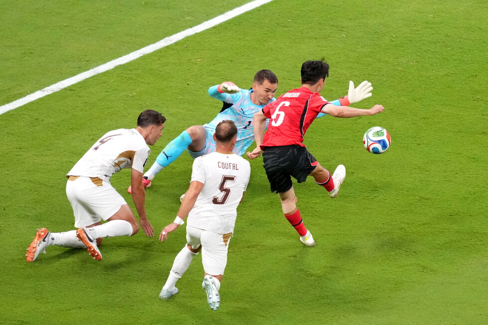 Hwang In-beom leads South Korea to 2-1 World Cup win over Czech Republic