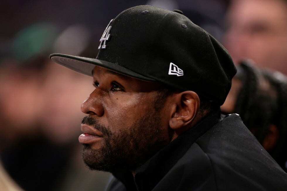 Boxer Floyd Mayweather faces felony charges in Las Vegas