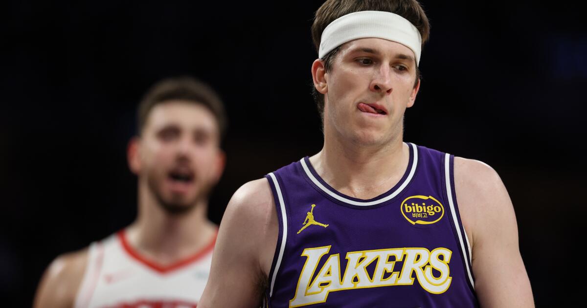 Lakers' Austin Reaves opts out of contract, plans to re-sign for four years