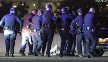 Northbound 405 freeway lanes closed in Los Angeles after police shooting