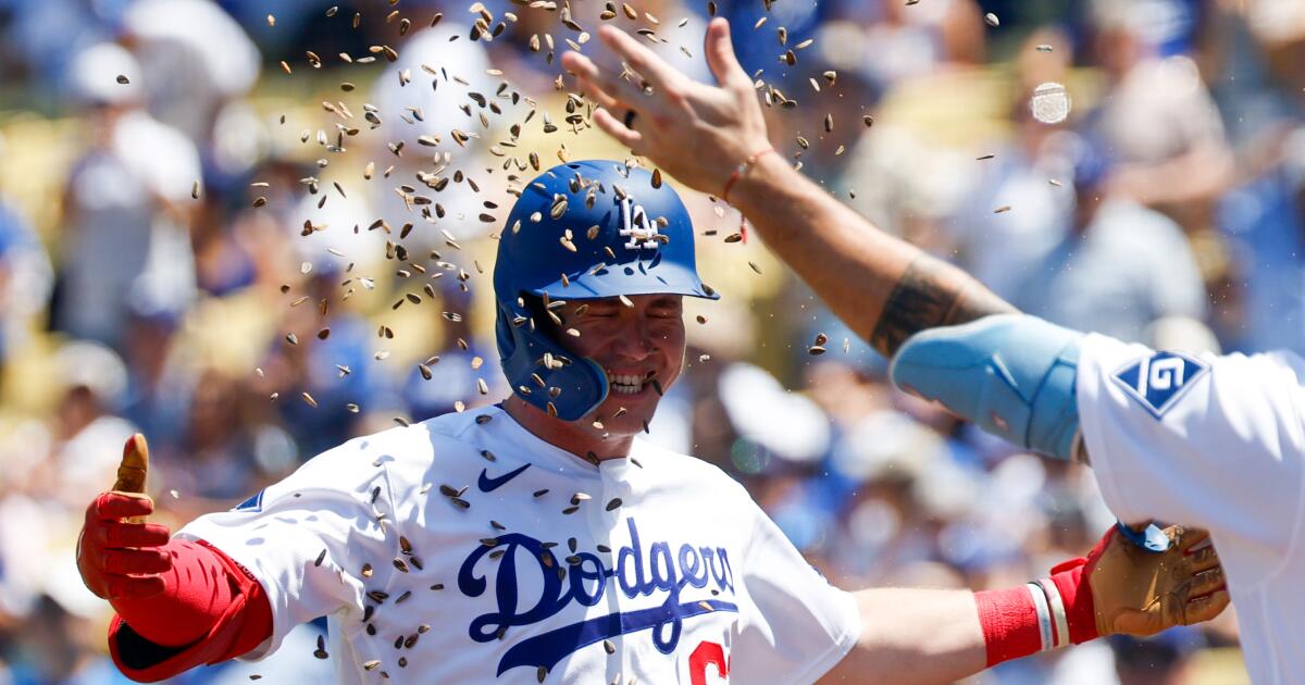 Ryan Ward becomes an unlikely star in Dodger Stadium debut