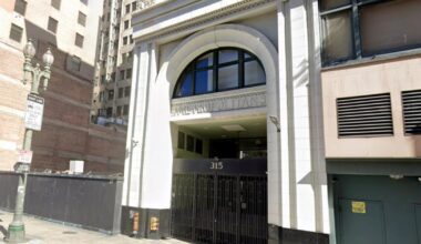 Downtown L.A.'s Metropolitan apartment building faces foreclosure