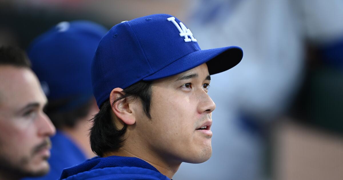 Shohei Ohtani knee injury keeps him out of Dodgers' loss to White Sox