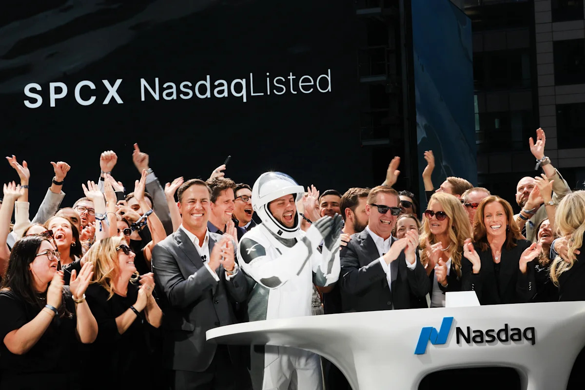Jamie Dimon throws caution on the AI frenzy but sees promise in space data centers