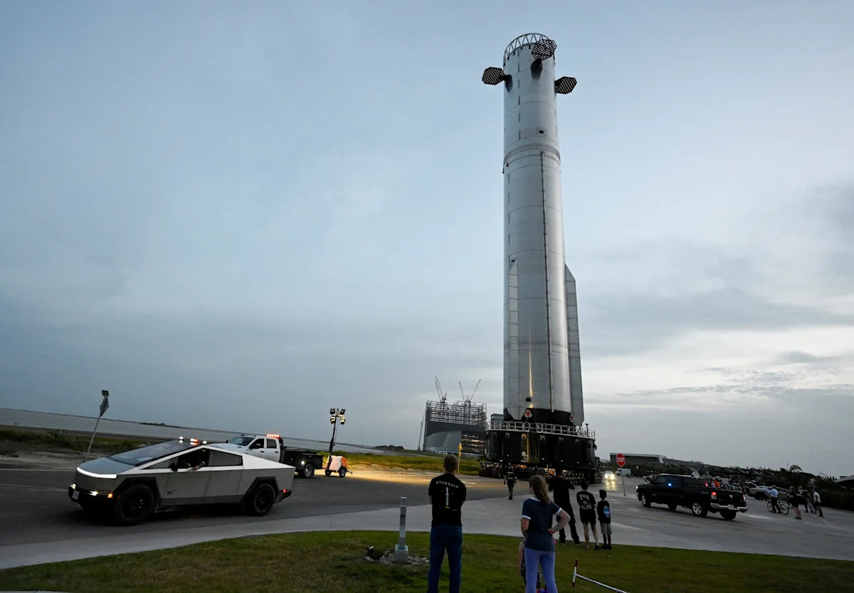 SpaceX stock on watch after hitting all-time low, dips below IPO price