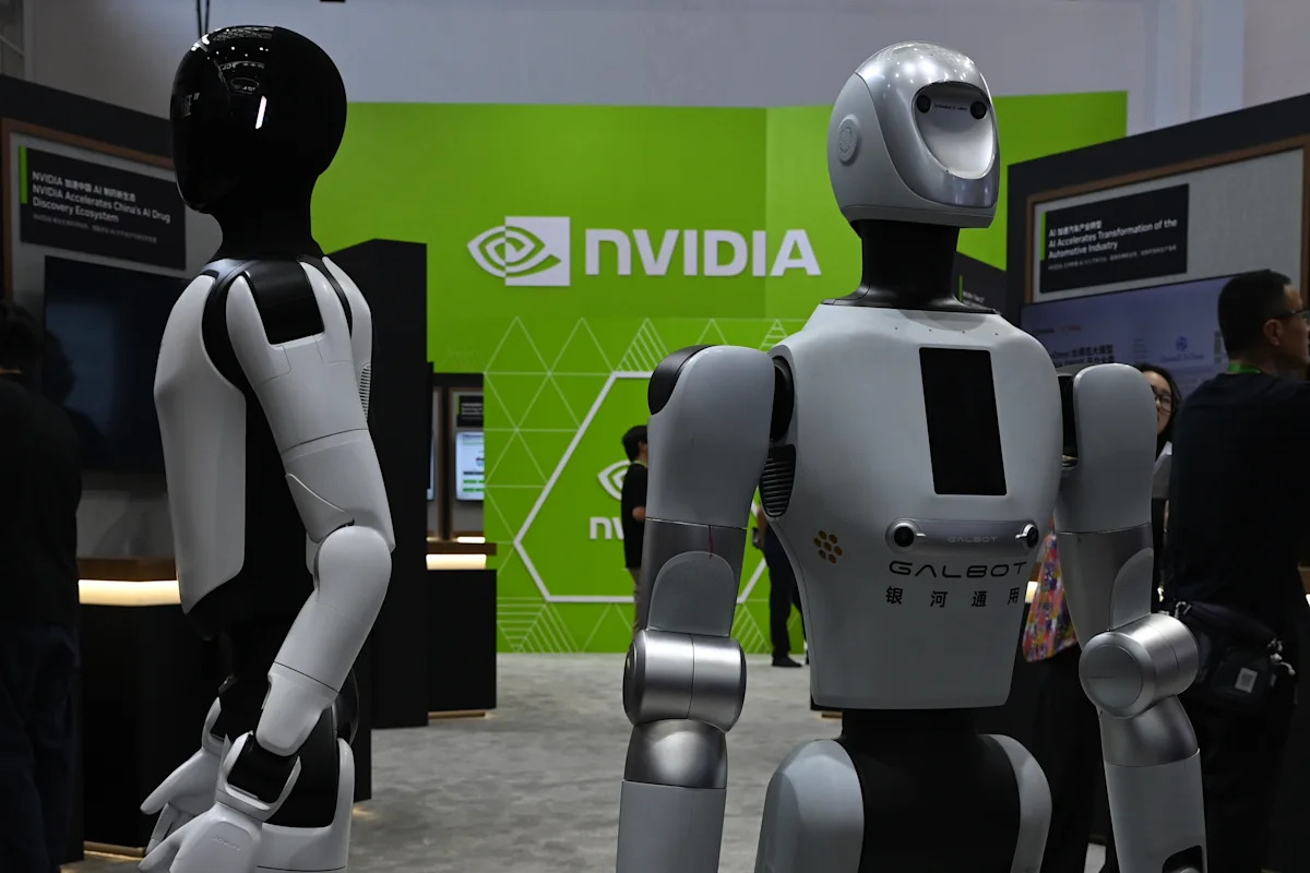 Tech stocks live: Tech stocks buffeted by AI bubble concerns, dip-buying