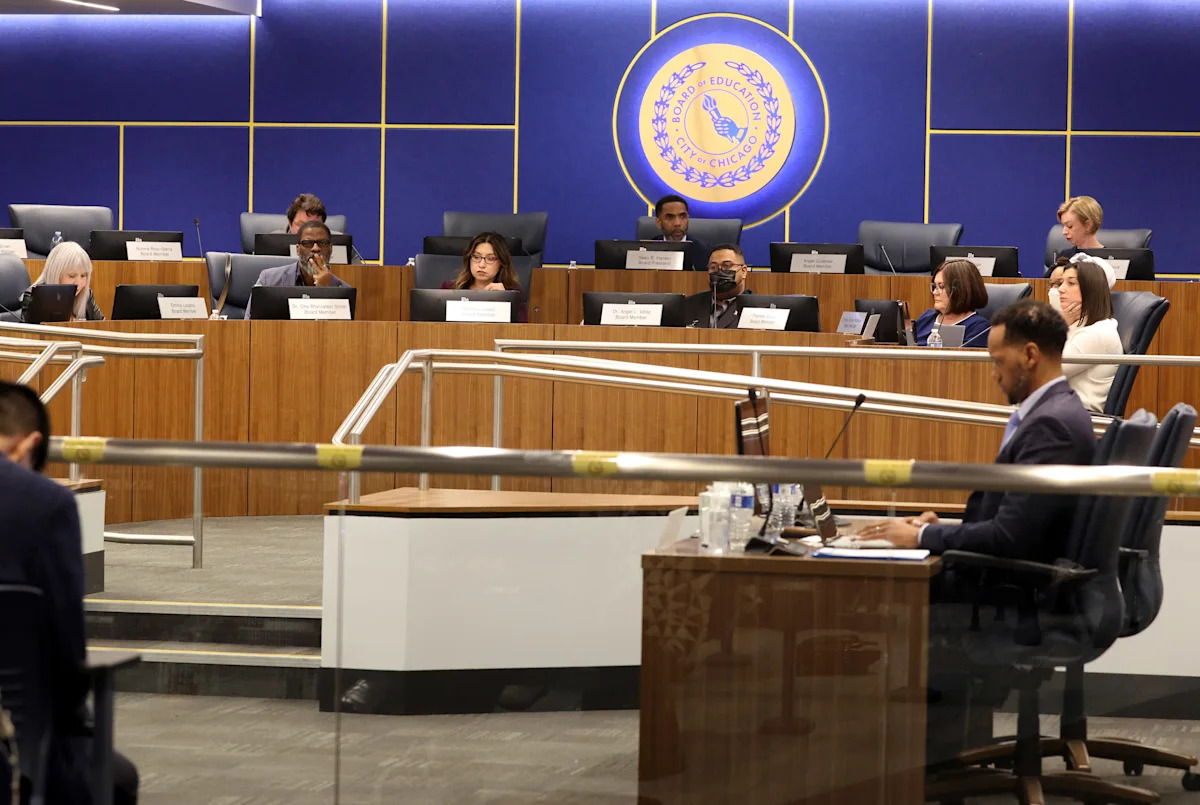 Chicago Teachers Union endorses 15 candidates for school board