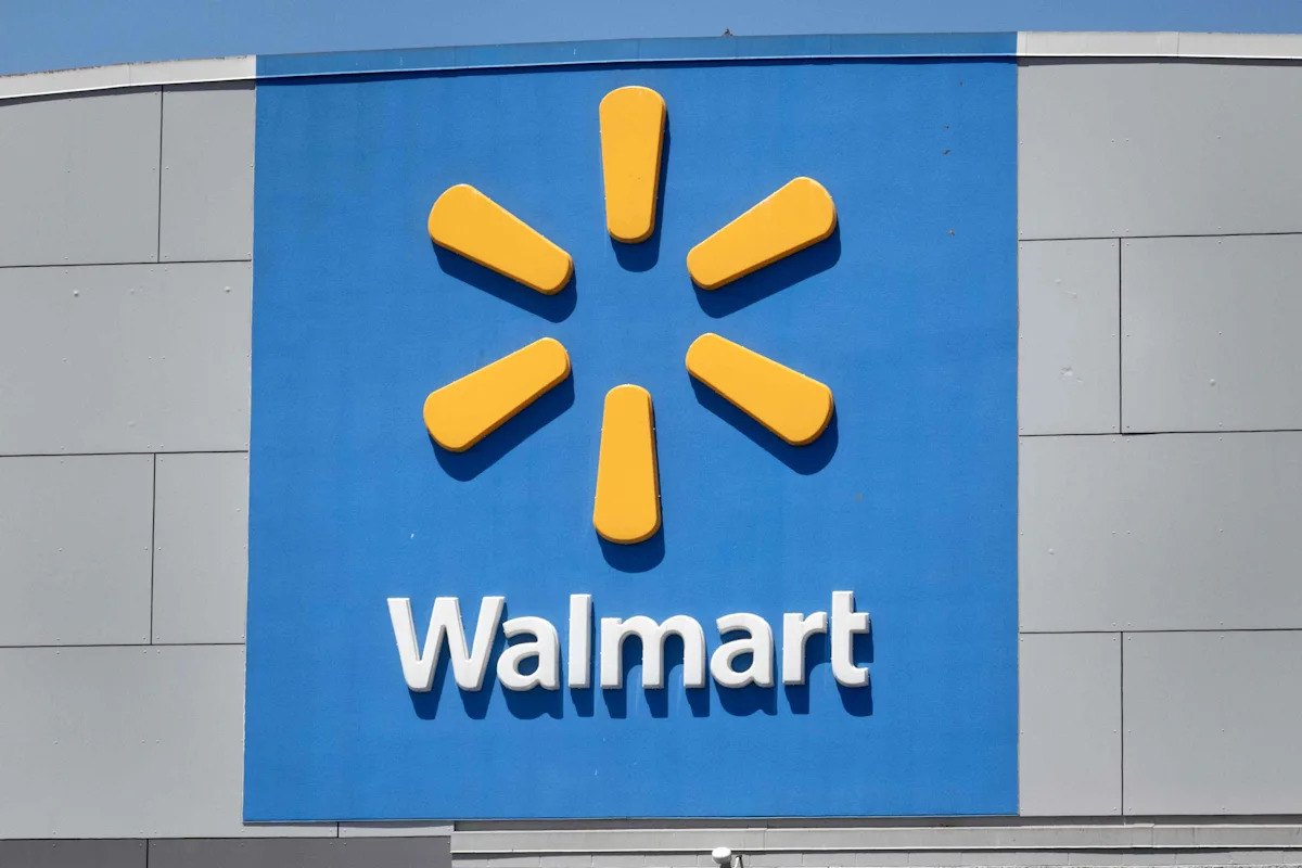 Walmart Looks to Win Over Inflation-Weary Americans With Thousands of Price Cuts