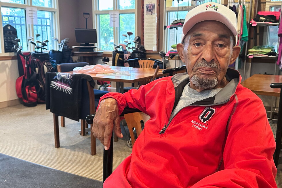 103-year-old Omaha man is still chasing birdies and beating pals on golf course