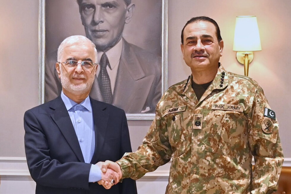 Iranian official meets mediators in Pakistan as Iran-US attacks rage