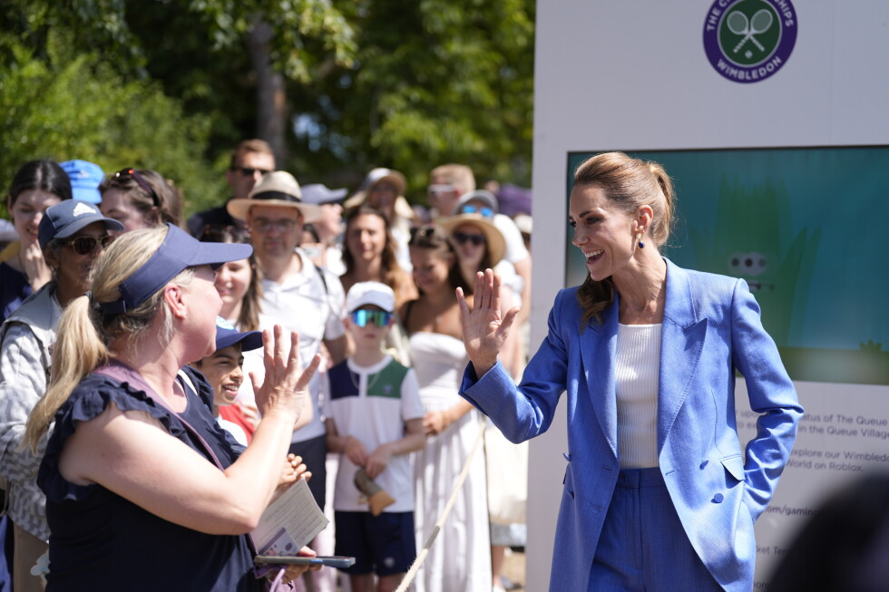 Princess Kate returns to Wimbledon and greets tennis fans lining up in the Queue