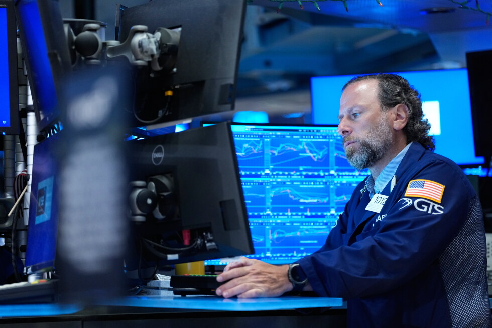 Rebounds for AI stocks lift US indexes