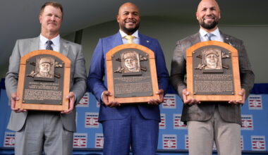 Beltrán, Jones and Kent pay tribute to home and family during Baseball Hall of Fame inductions