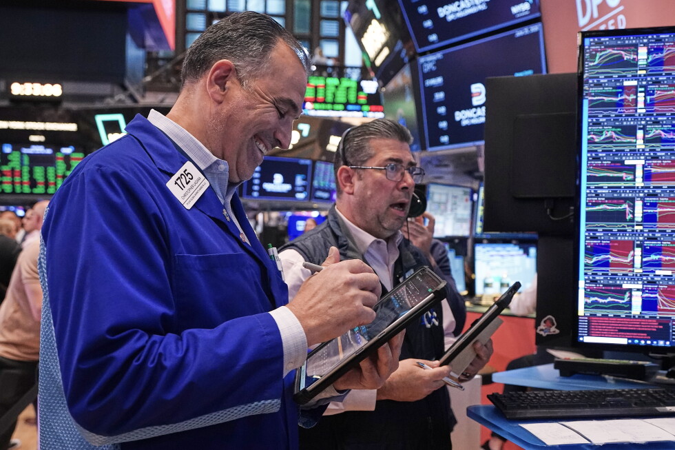 Stocks drift on Wall Street as oil prices swing