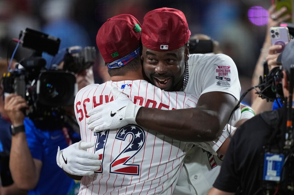 Jordan Walker outslugs Kyle Schwarber in Philly, wins Home Run Derby