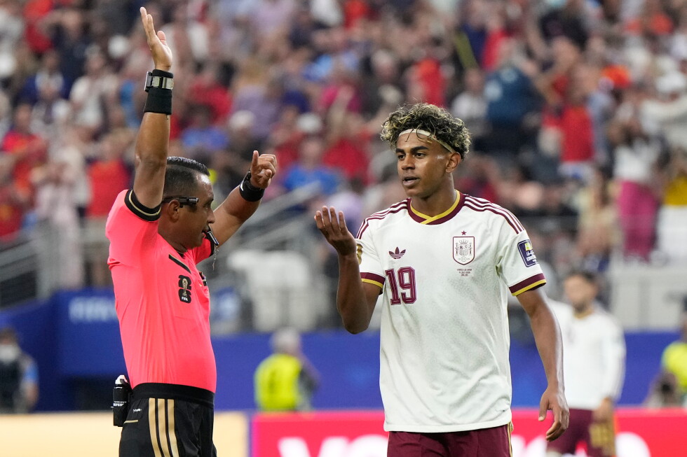 Spain advances to World Cup final with 2-0 victory over France