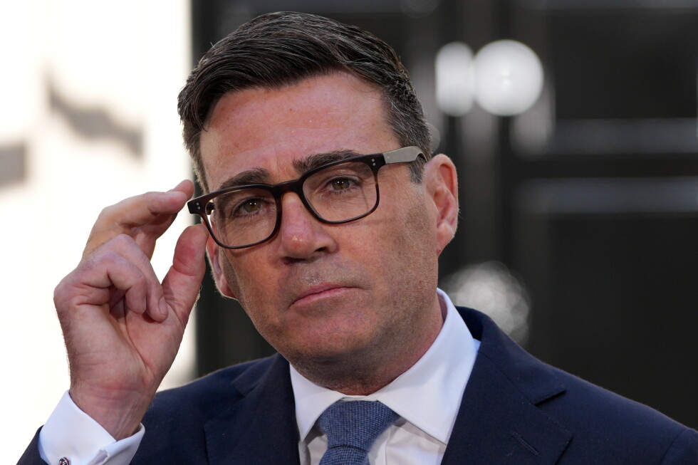 New UK prime minister faces the same economic issues that sank his predecessor