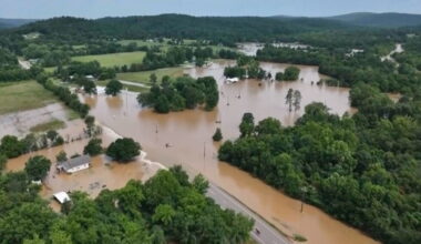 Missouri flooding leaves one dead, prompts hundreds of rescues by helicopter from summer camp