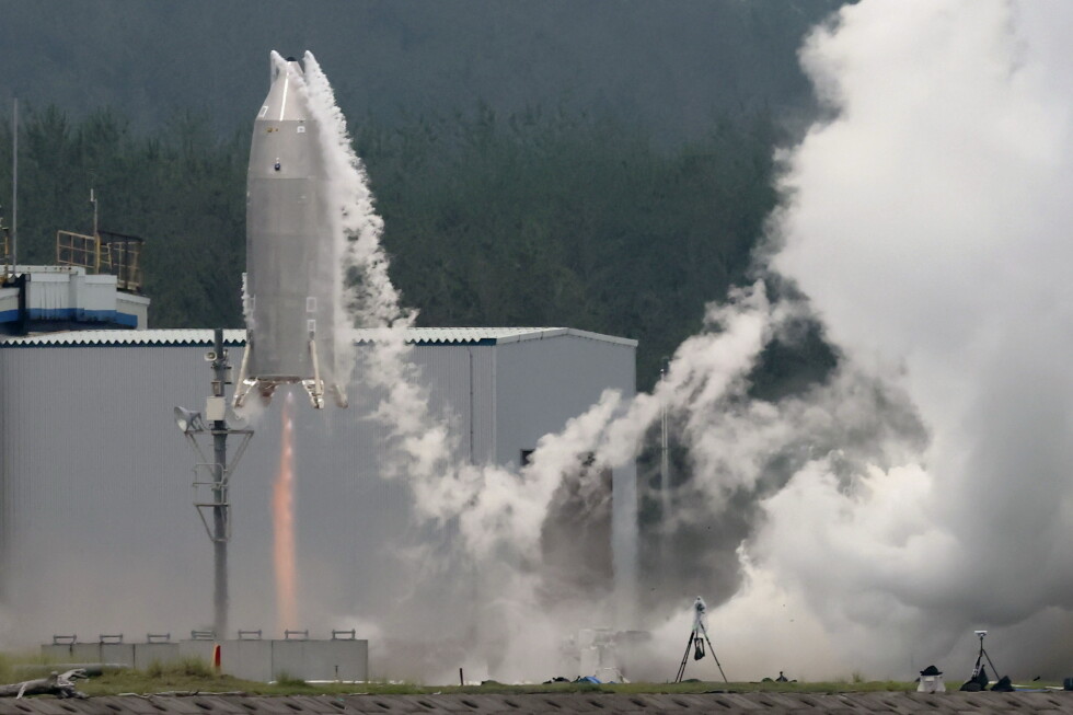 Japan's experimental reusable rocket safely returns in first test flight
