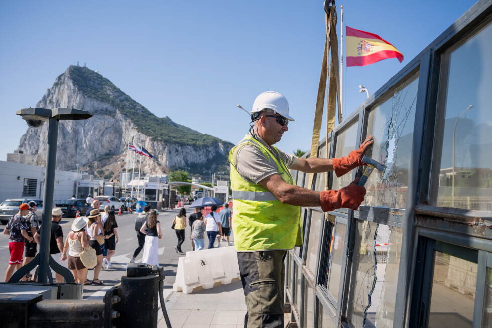 Gibraltar-Spain border opens, marking new era for daily travelers