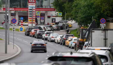 A fuel crisis hits Russia after weeks of Ukrainian attacks on refineries