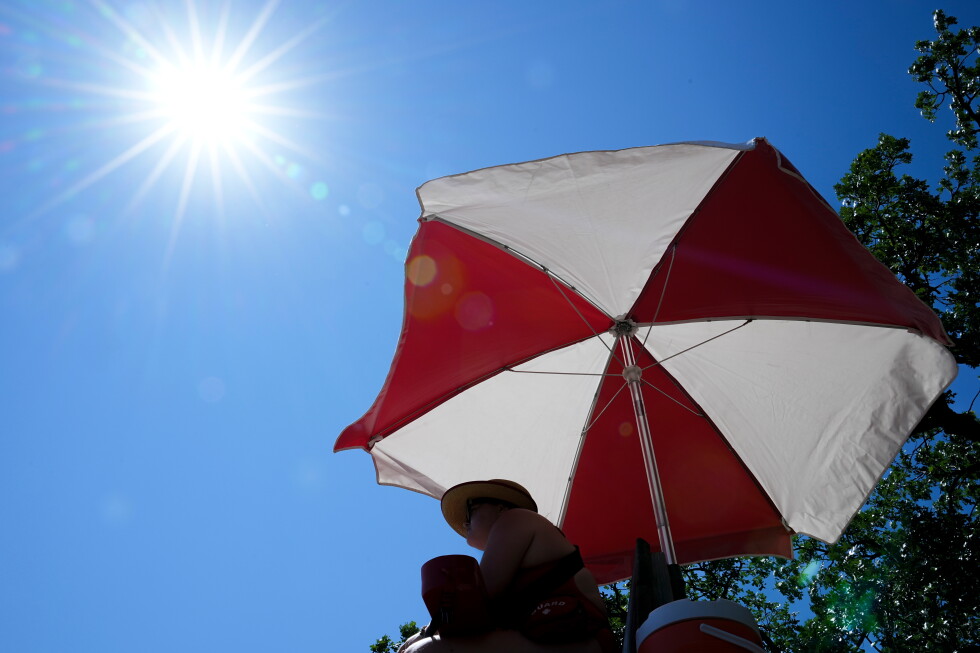 Heat wave continues across central and southern US