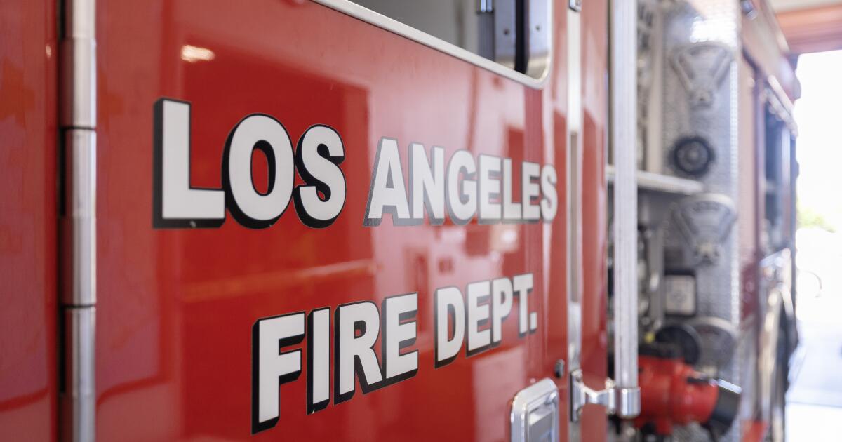 Encino Reservoir fire evacuation warning lifted as crews make progress