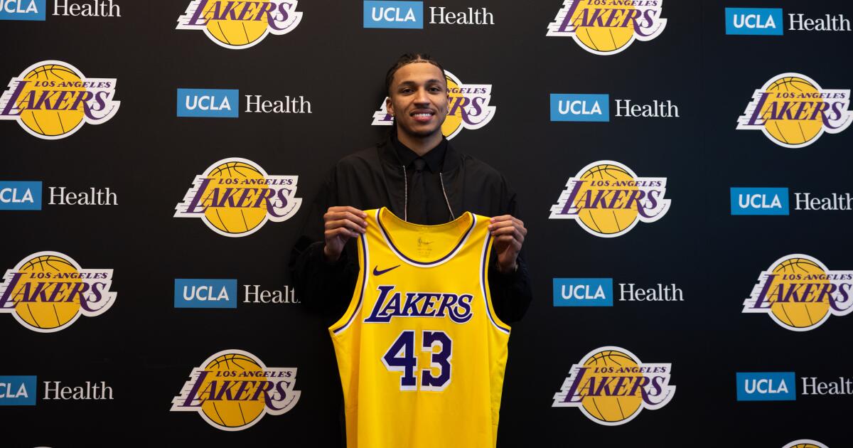 First-round pick Cameron Carr signs Lakers rookie contract