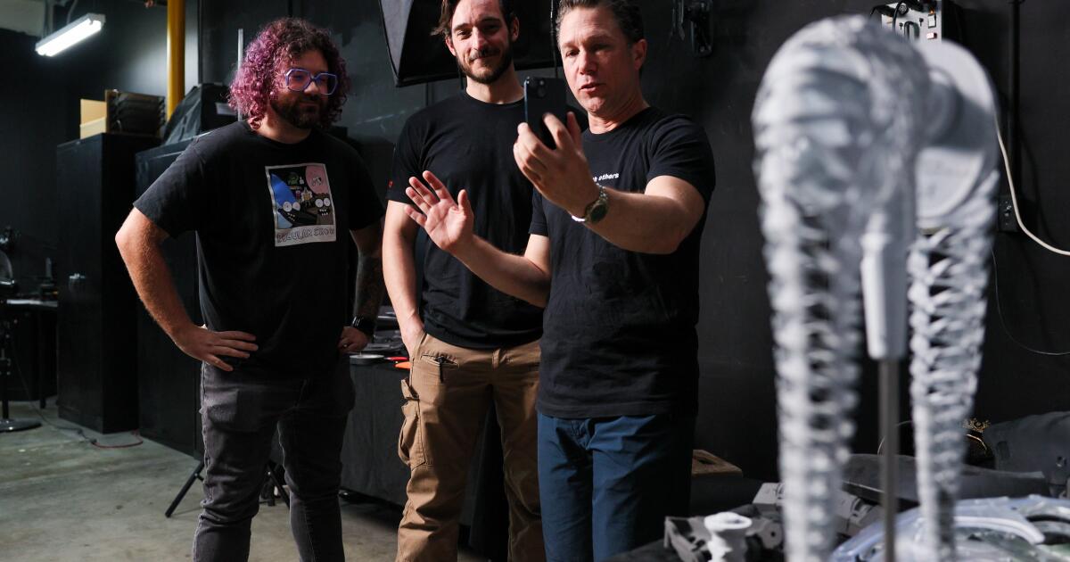 Hollywood prop makers fight back against proposed 3-D printed gun ban