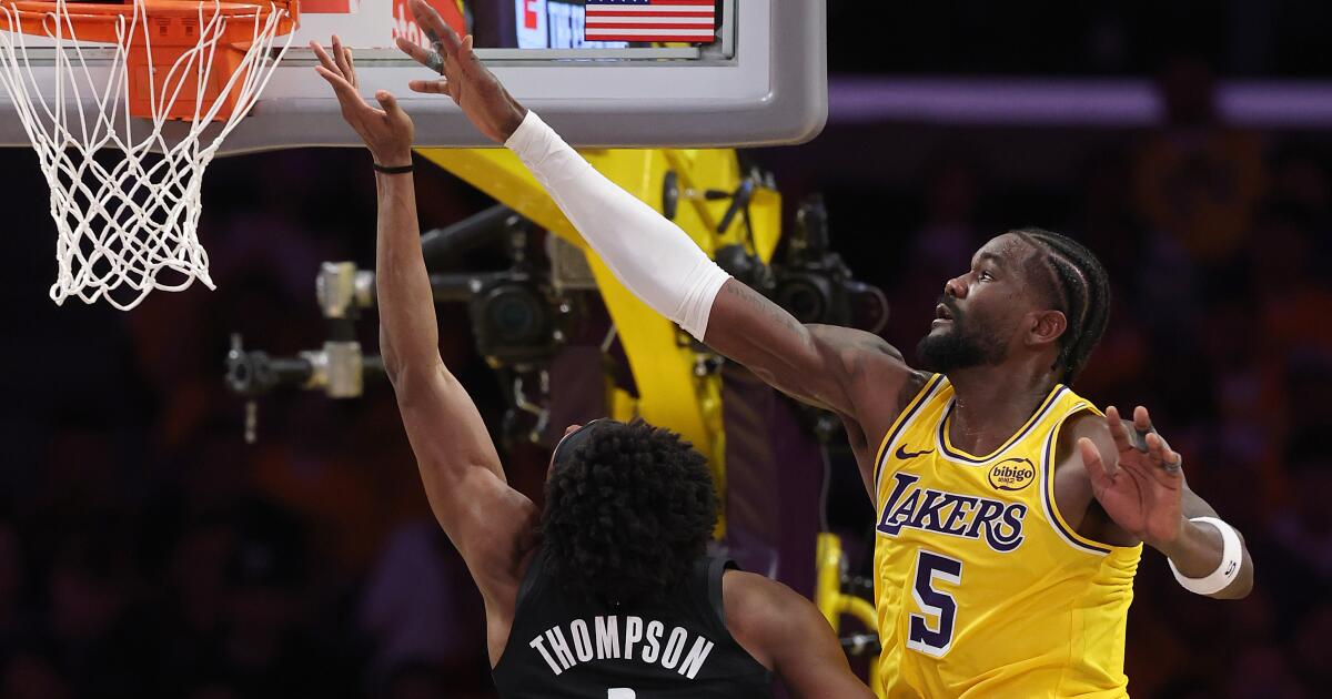 Lakers trade Deandre Ayton to the Wizards for Jaden Hardy, draft picks