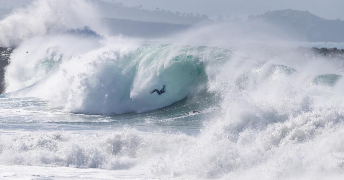 Heat wave to hit SoCal as waves from Tropical Storm Elida slam beaches