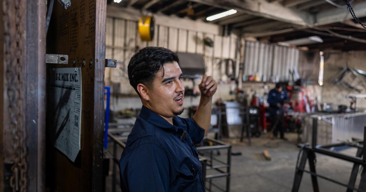 Boyle Heights residents describe unbearable conditions, putrid smells