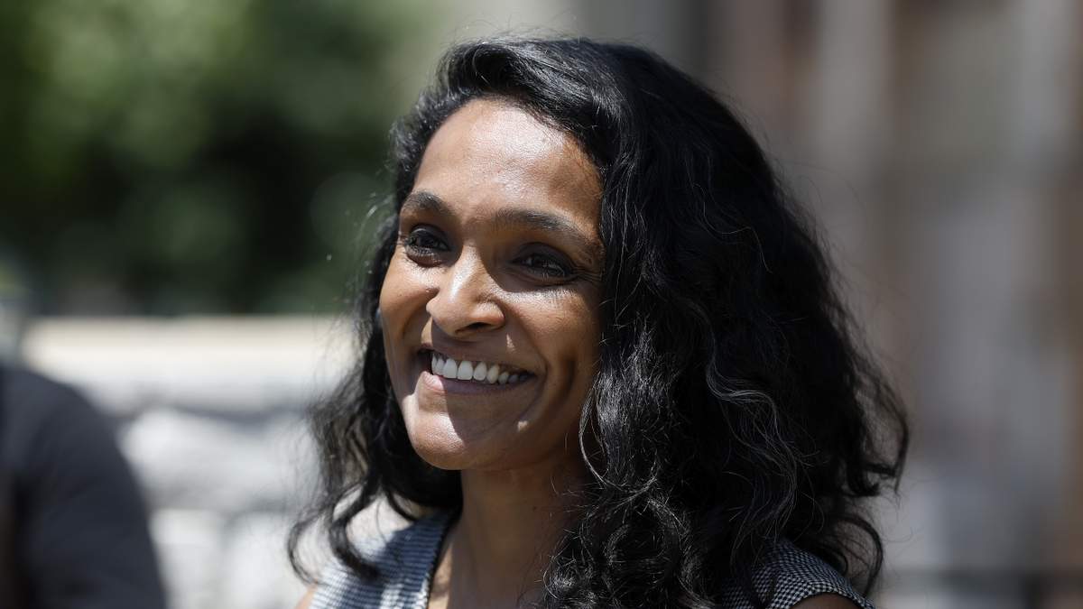 LA Council OKs Plan to Restructure Committees