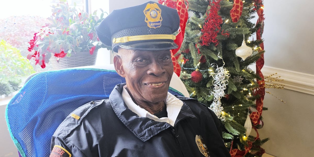 Community remembers long-time police officer in Jacksonville following his death