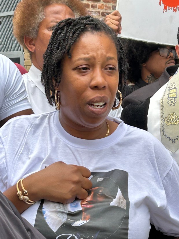 Riley Billingslea's mother, Ketrice Riley, at a vigil for her son on Tuesday. (Kerry Burke/New York Daily News)