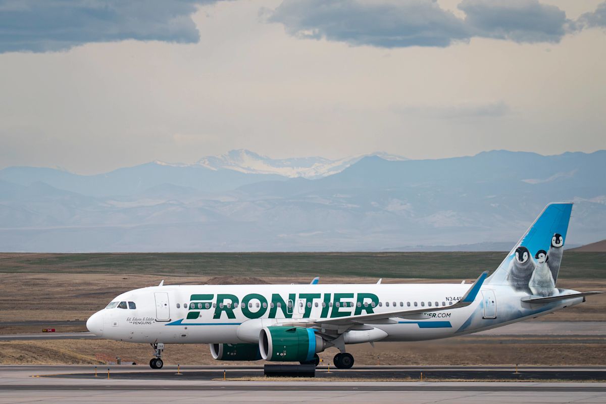 Frontier Airlines Flight Evacuated After Passenger's Bomb Threat in Houston