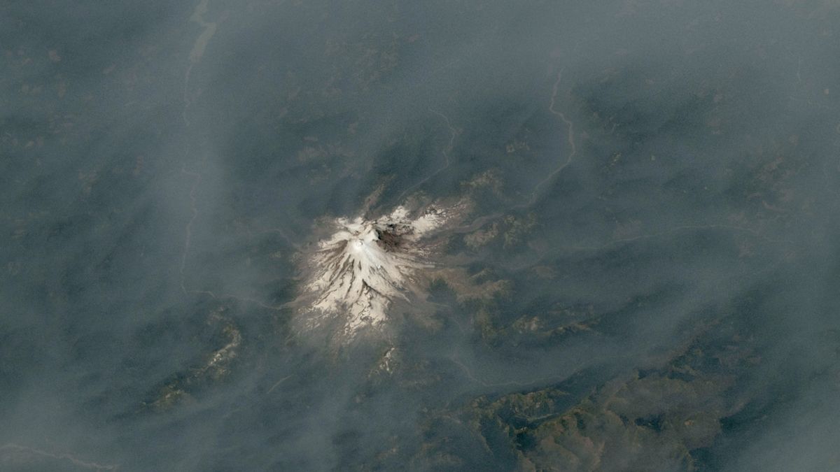 Wildfire smoke blankets volcanoes across the Pacific Northwest
