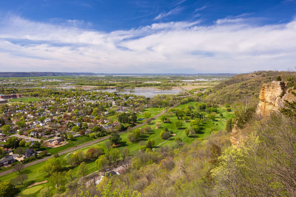 La Crosse, Wisconsin, advances 18-month data center freeze amid power and water concerns