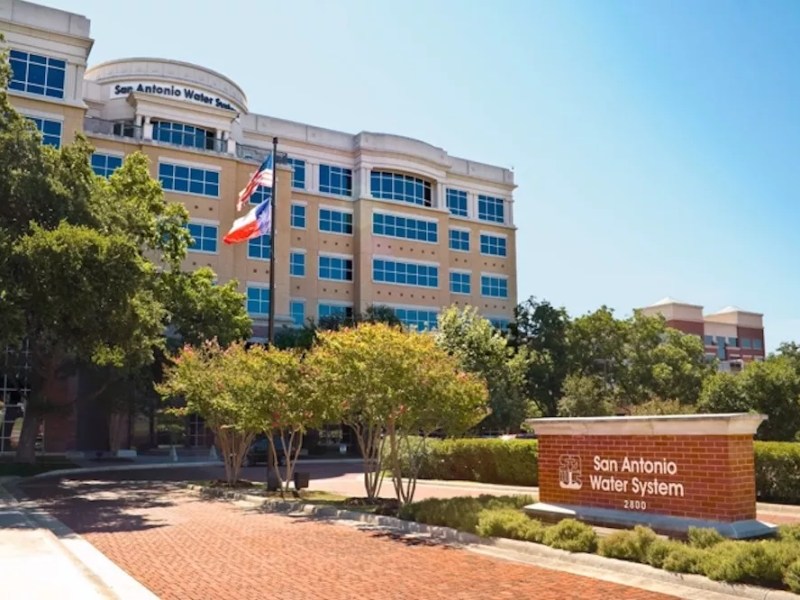 San Antonio City Council votes 6-5 to postpone talks on water-rate hike until October
