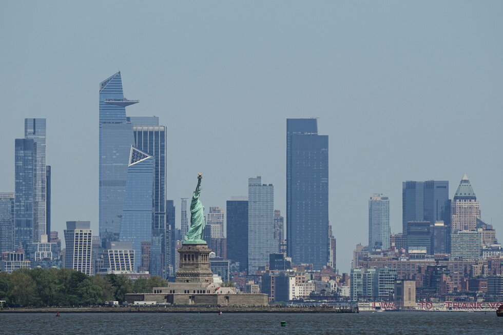 Woman and baby die after boat overturns in New York Harbor
