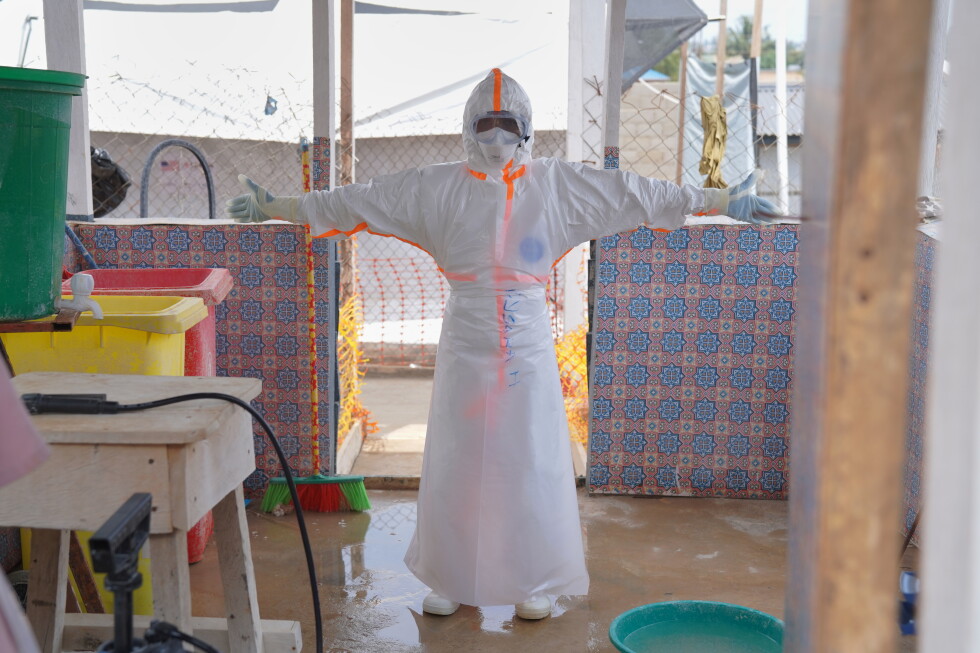 Congo says 2,000 people have died in its Ebola outbreak, the fastest growing on record