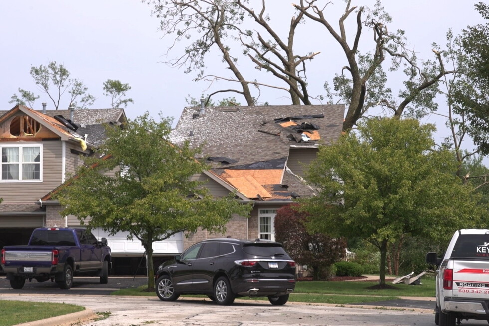 Severe weather in Chicago area and Indiana cuts power