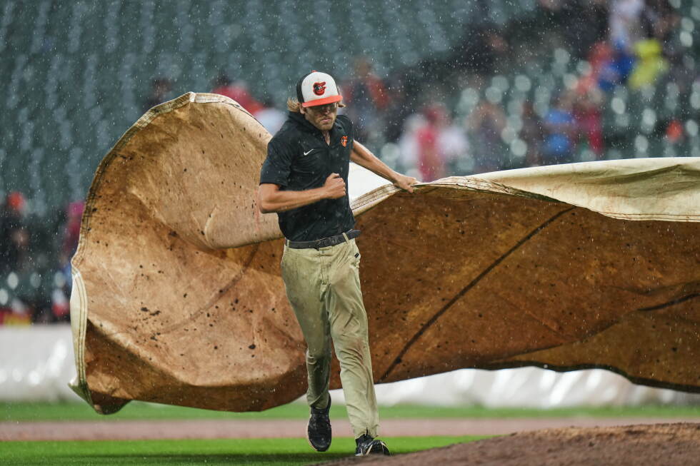 Phillies rout Orioles 8-0 in game called by rain after 5 1/2 innings